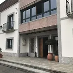 Hotel Reina Adosinda 2*