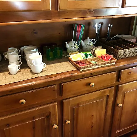 Reina Adosinda מלון 2*