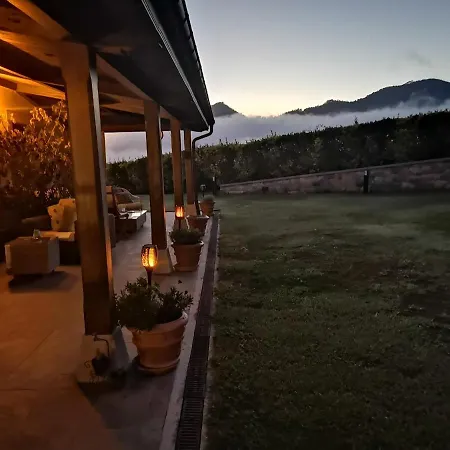 מלון Reina Adosinda פראביה