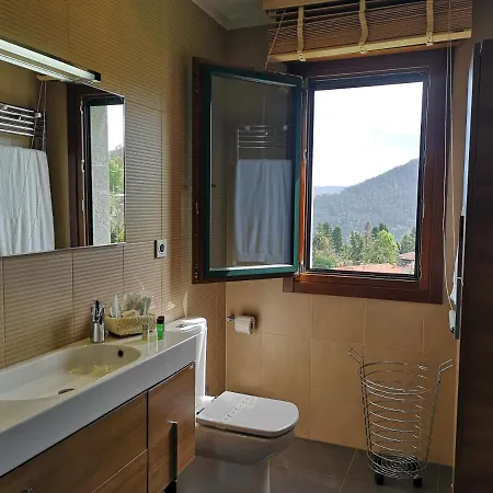 Reina Adosinda מלון 2*