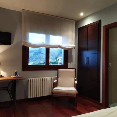 Reina Adosinda Hotel 2*