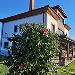 Hotel Reina Adosinda Pravia