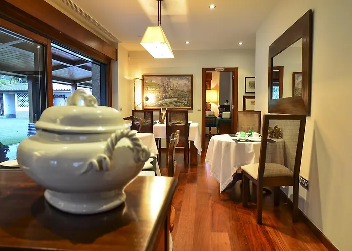 Hotel Reina Adosinda 2*