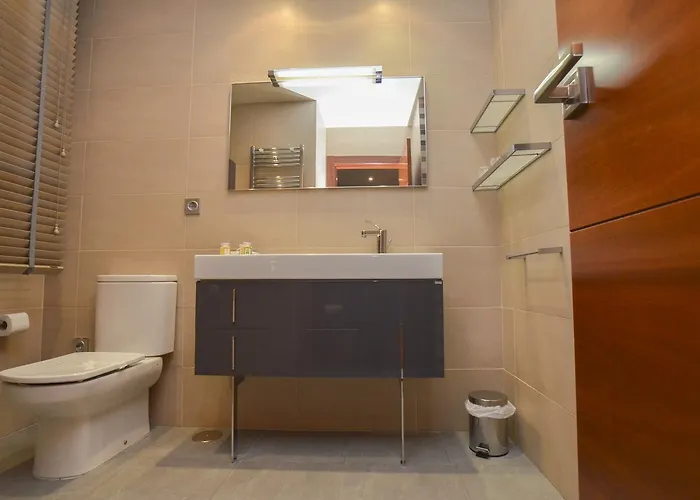 Hotel Reina Adosinda 2*